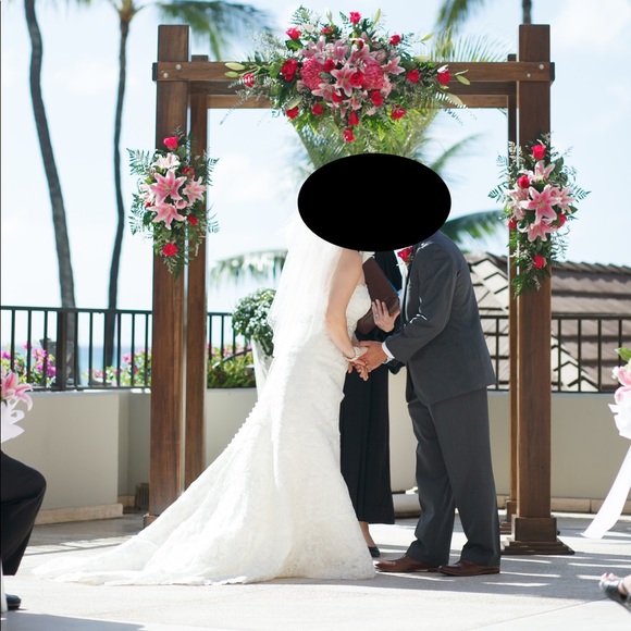 Wedding dress - Picture 4 of 8